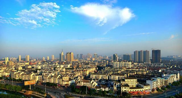 徽韵舞台，安徽山水画卷中的服饰演绎